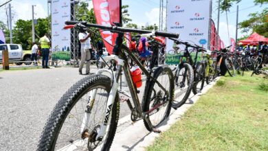 Imagen de un recorrido en bicicleta: "Ciclistas recorriendo Santo Domingo durante la Semana Nacional de la Movilidad Sostenible 2024