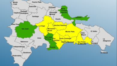 Mapa de República Dominicana mostrando provincias en alerta verde y amarilla debido a la onda tropical y vaguada que afectan el país.